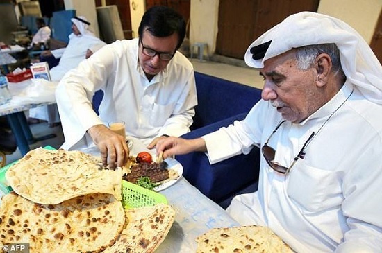 نان ایرانی، مهمان همیشگی سفره کویتی‌ها