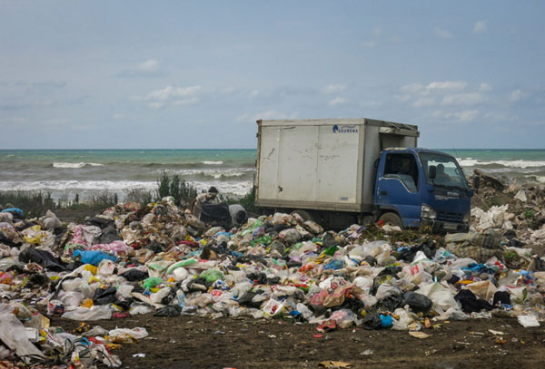 تصاویری از دریای زباله در ساحل خزر