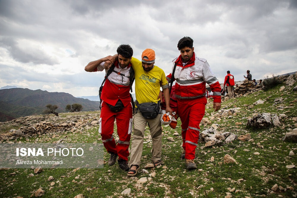 عکس/ نجات گردشگران مفقود شده در سرتنگ‌ شوی دزفول