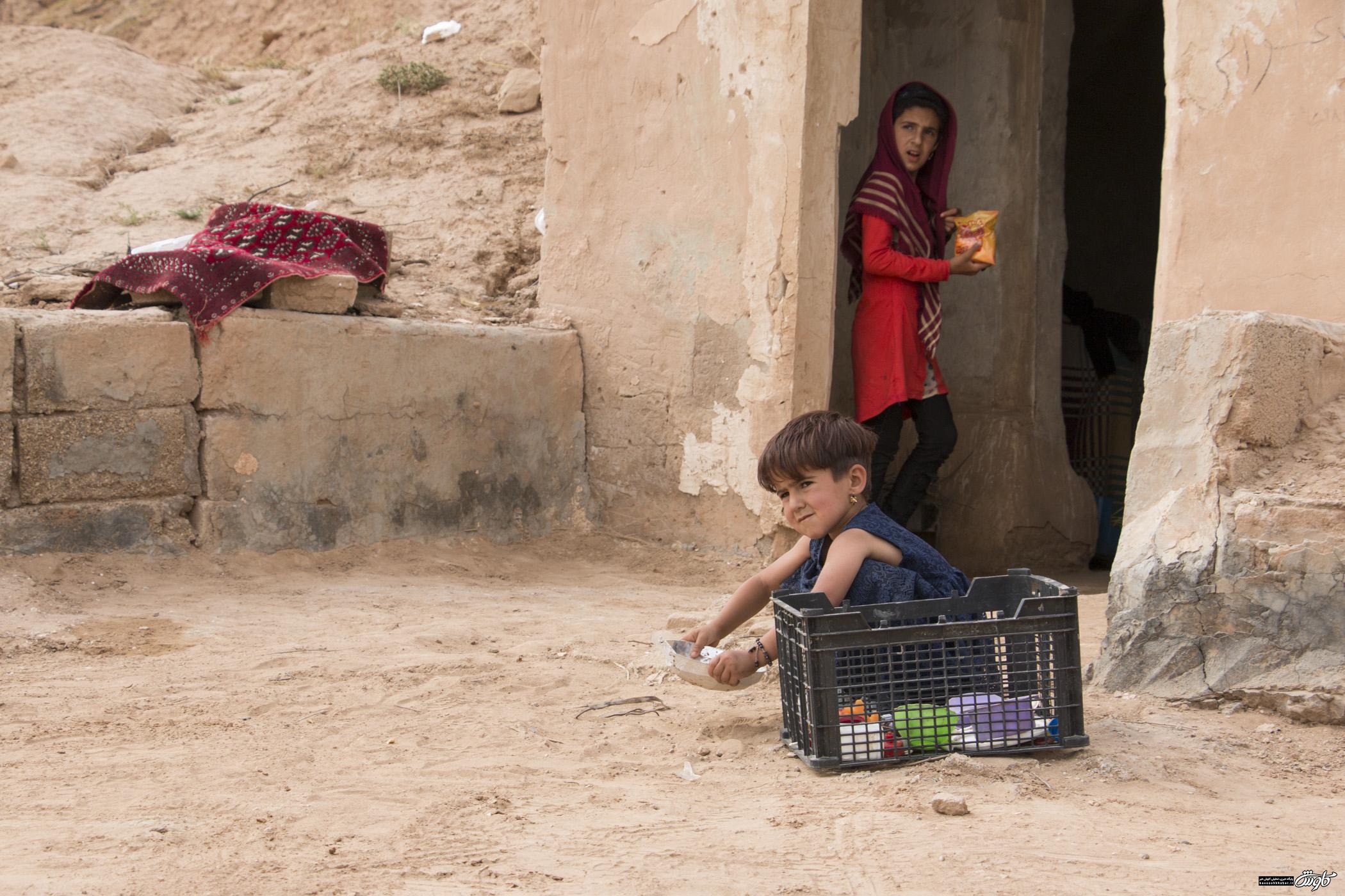 سرگردانی مردم سیل زده و کمبود مکان های اسکان  + گزارش تصویری