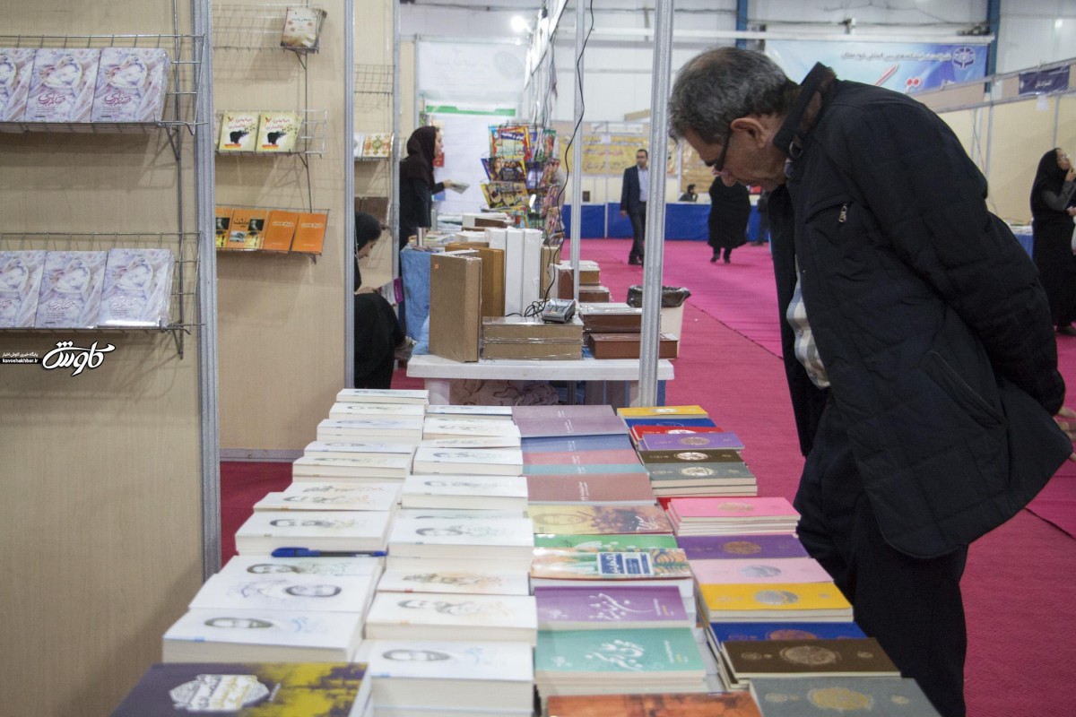 حضور ۴۰۰ ناشر و۹۰هزار عنوان کتاب در چهاردهمین نمایشگاه کتاب خوزستان تدارک دیده شد