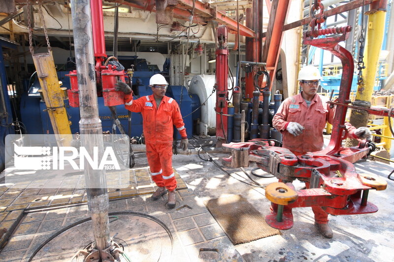 نخستین پمپ هیدرولیک چاه‌های نفت ساخت ایران در آبادان رونمایی شد