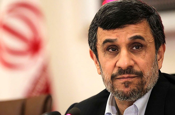 احمدی نژاد ۳ سال است التماس می کند تا با رهبری ملاقات کند