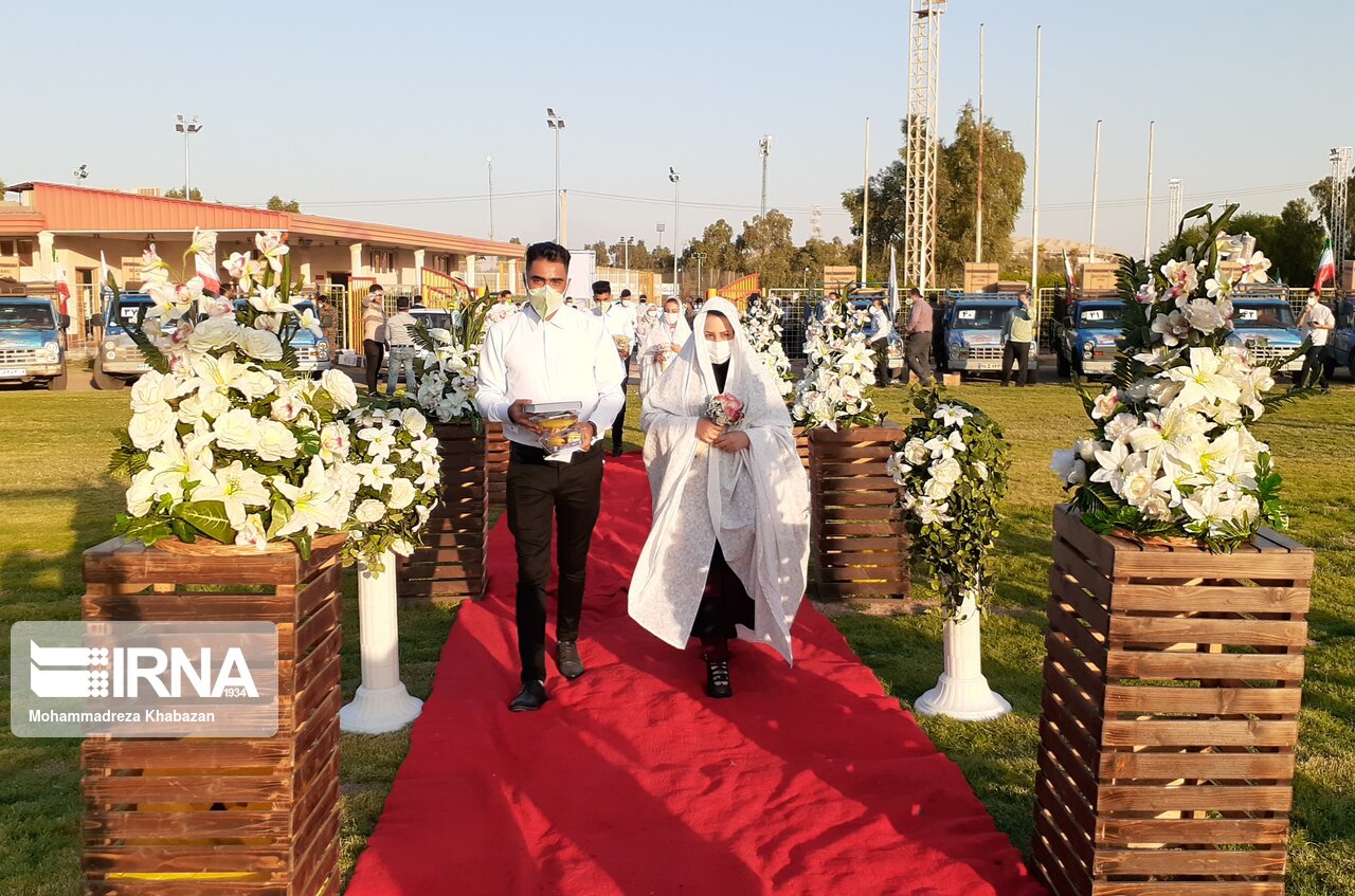۱۰۰ سری جهیزیه به زوج‌های جوان خوزستان اهدا شد