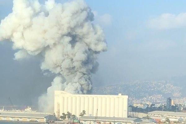 وقوع دو انفجار بزرگ در بیروت / وزیر بهداشت لبنان: تاکنون ۷۳ نفر کشته شده اند / مقام امنیتی لبنان: علت حادثه، انفجار مواد منفجره قوی بوده نه ترقه‌ها / نخست وزیر: عاملان این حادثه بهای آن‌را خواهند پرداخت