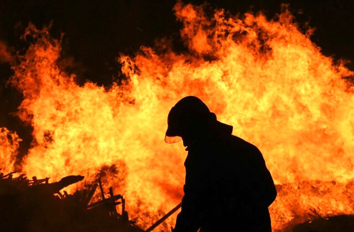 نجات جان ۱۸ نفر در یک حادثه آتش‌سوزی در اهواز
