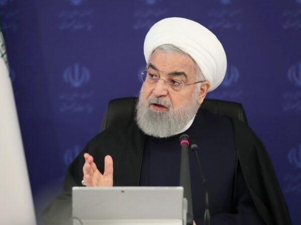 روحانی: کسی را به خاطر پهنای باند نمی توانند محاکمه کنند؛ این دستور من بوده / اگر می خواهید کسی را احضار کنید باید من را احضار کنید؛ وزیر من را نمی توانید احضار کنید/ از همه قوا، از نظامیان و از کسانی که با دولت بد هستند، خواهش می‌کنم در این ۶ ماه باقیمانده از دولت، بگذارید ما کار کنیم