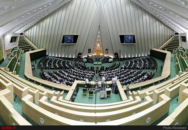 بیانیه بیش از ۲۰۰ نماینده مجلس در حمایت از واکسن ایرانی/ فرمایشات مقام معظم رهبری فصل‌الخطاب است