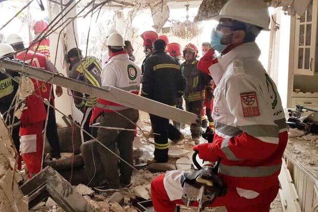 با خارج شدن جسد یک مرد از زیر آوار عملیات جستجوی انفجار منزل مسکونی در اهواز پایان یافت