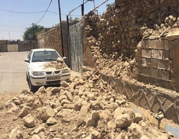 زمین‌لرزه ۵.۹ ریشتری مرز استان‌های بوشهر و فارس را لرزاند / زلزله در خوزستان هم احساس شد / مردم در برخی از شهر‌ها به خیابان‌ها آمدند