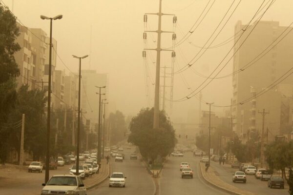 میزان آلودگی شهر‌های خوزستان در پی برخاستن گرد و غبار/ پیش بنی ادامه گرد و غبار، وزش باد، رگبار و رعد و برق