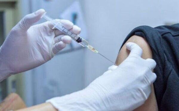 ورود حدود ۱۰۰ هزار دوز واکسن کرونا به خوزستان/ تمامی افراد بالای ۷۰ سال واکسینه می‌شوند
