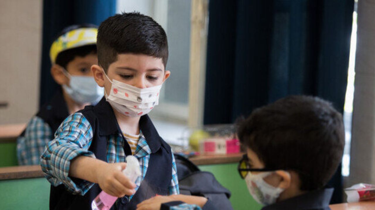 واکسیناسیون دانش‌آموزان در خوزستان آغاز شد