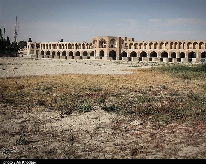 اصفهان بیست وپنجم در بارندگی، سوم در صنایع آب بر