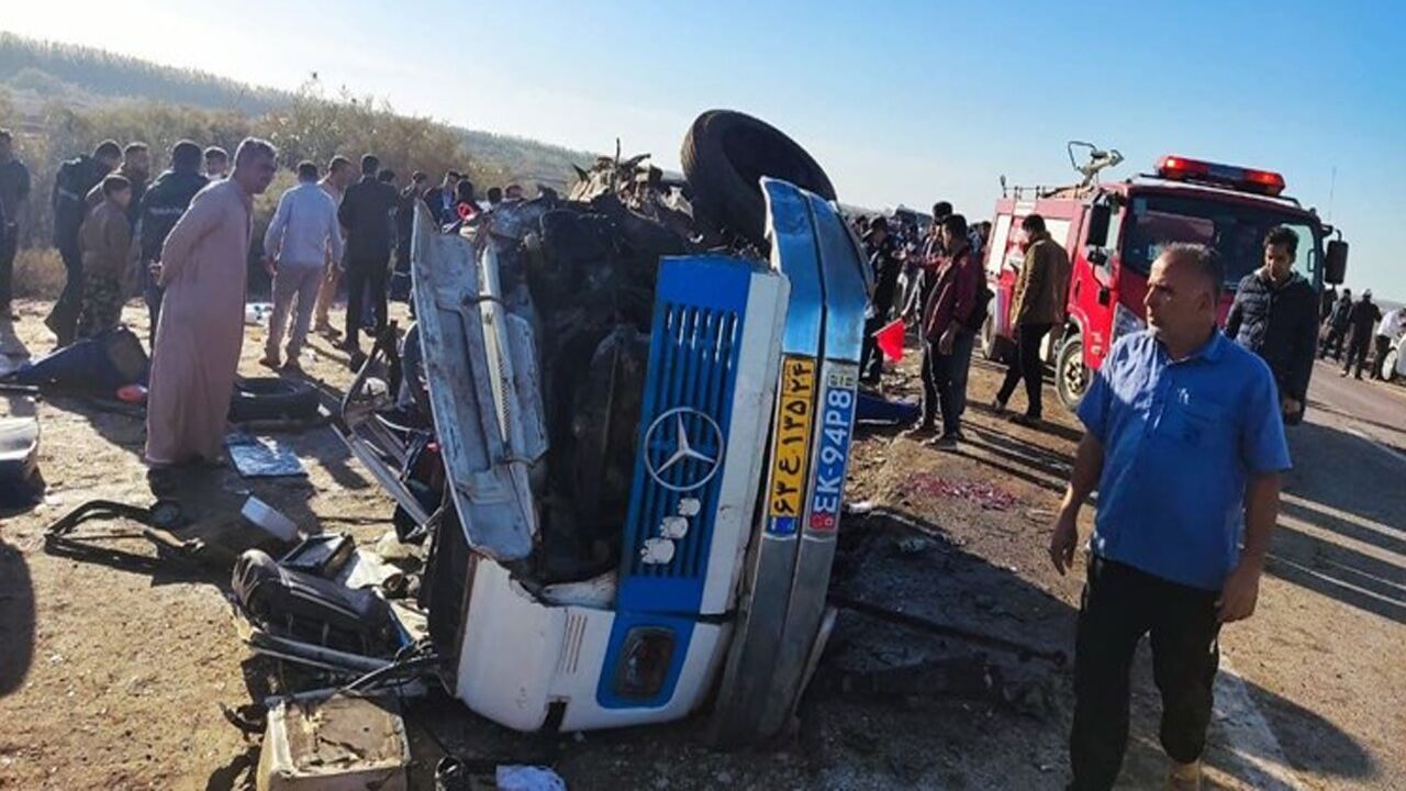 یک عضو خانواده کشته شدگان حادثه رانندگی جاده اهواز – خرمشهر استخدام می شود