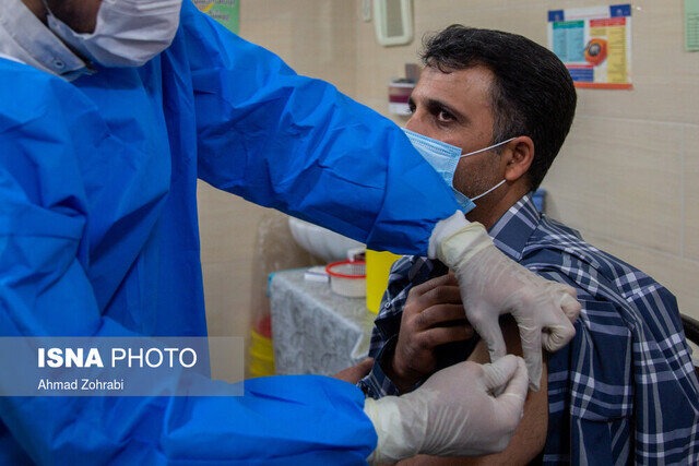 پوشش تنها ۱۷ درصدی دوز سوم واکسن در خوزستان / لزوم ارائه کارت واکسیناسیون در ادارات