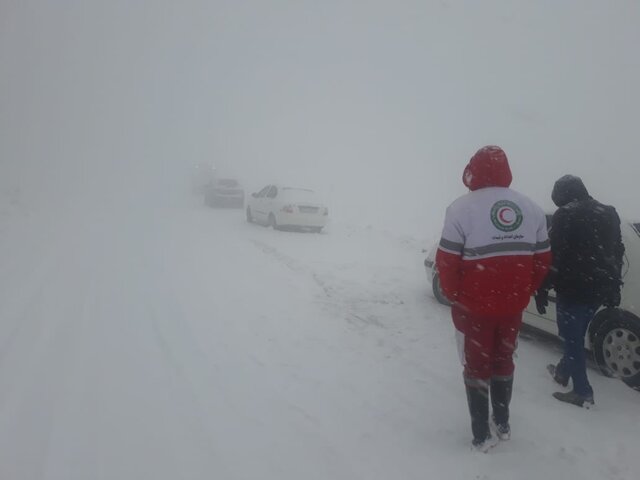 وضعیت آب و هوا، امروز ۱۵ بهمن ۱۴۰۰ / برف و باران کشور را فرا می‌گیرد / هشدار کولاک برف و آب‌گرفتگی در ۲۶ استان