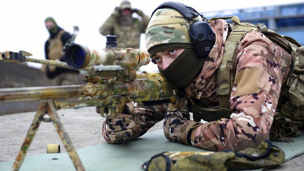 ۳۰ تا ۶۰ هزار سرباز روس از کریمه وارد اوکراین شدند / اوکراین: روسیه امروز به کی‌یف حمله می‌کند؛ روز سختی خواهد بود / وزیر خارجه فرانسه: پوتین بداند که ناتو سلاح اتمی دارد