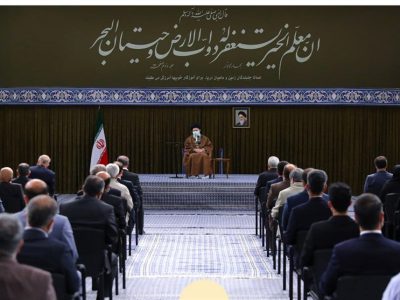 امام خامنه‌ای: دانش‌های بی‌فایده‌ای که تدریس می‌شود را شناسایی و حذف کنید/ به مسائل معیشتی معلمان توجه ویژه شود