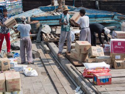 وزیر اقتصاد: کالاهای وارد شده توسط لنج‌داران از دایره قاچاق خارج می‌شود