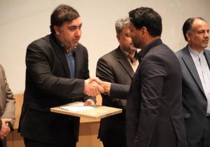 رتبه برتر روابط عمومی شرکت برق منطقه‌ای خوزستان در جشنواره وزارت نیرو