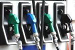 وزیر نفت: نه سهمیه جایگاه‌های سوخت کم شده و نه قرار است بنزین گران شود