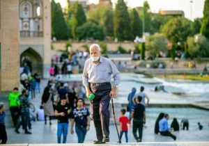 بررسی سن امید به زندگی در ایران و کشورهای منطقه