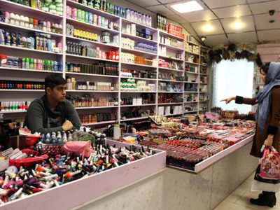 لوازم آرایشی و بهداشتی رکورد دار عرضه کالاهای قاچاق در خوزستان/ با عرضه کالای قاچاق آرایشی و بهداشتی مقابله می‌شود