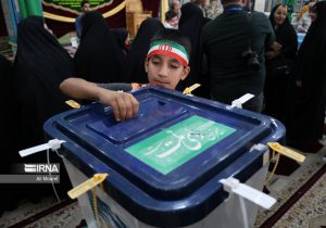 امام جمعه موقت اهواز: مردم برای مقابله با دشمنان پای صندوق‌های رای حاضر شوند