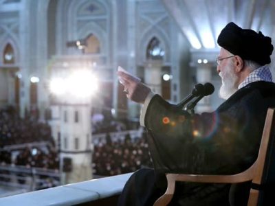 رهبر انقلاب در حرم امام(ره): حماسه انتخابات مکمل حماسه بدرقه شهیدان است